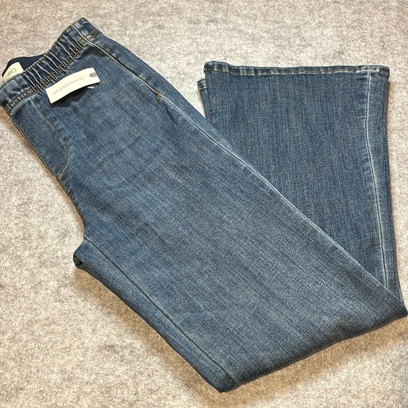 Pilcro Denim - Pilcro Wide Flare Leg Jeans - XXS Small - Denim Medium Color - NWT's